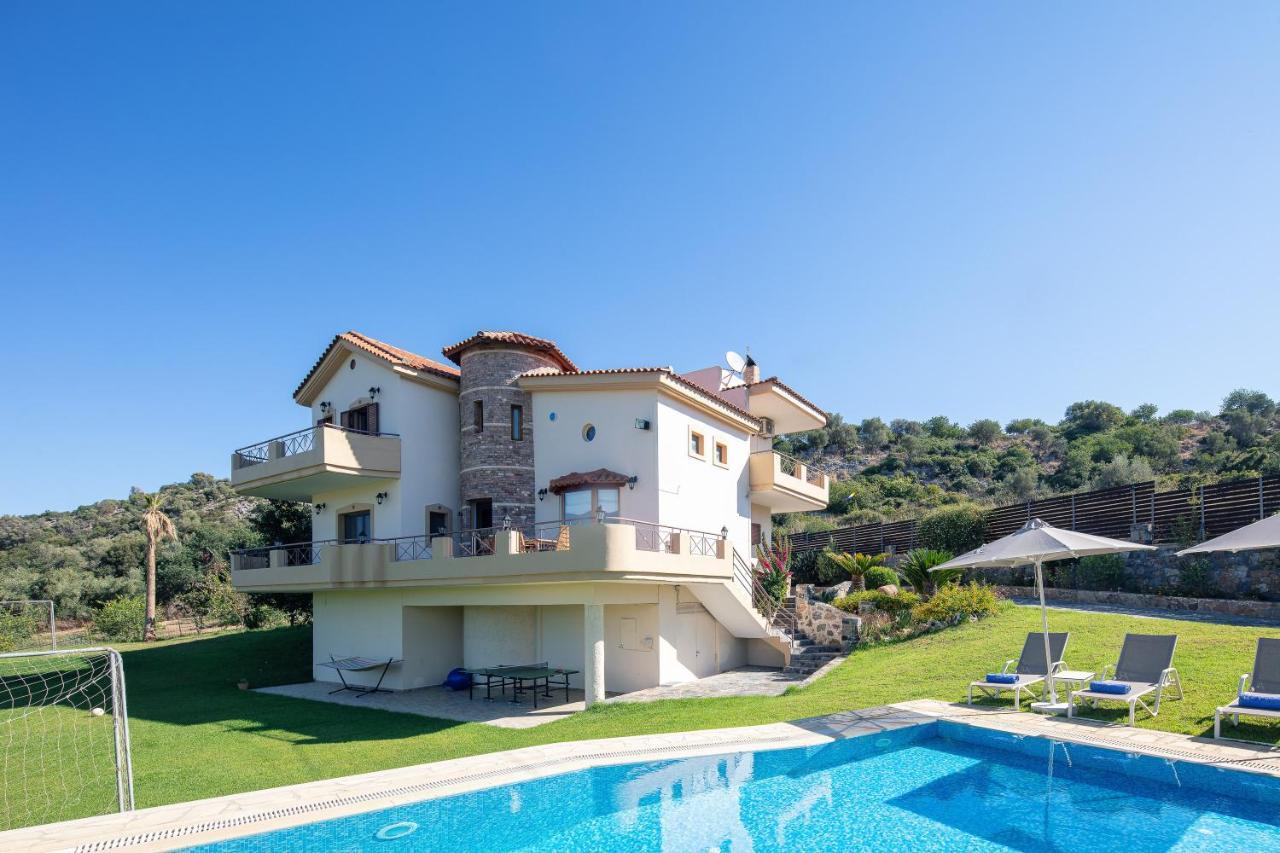 Villa Sevdas Πέραμα Εξωτερικό φωτογραφία